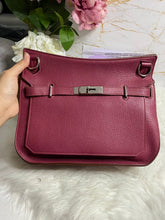 Load image into Gallery viewer, Hermes Tosca Clemence leather Jypsiere 28 PHW Stamp N
