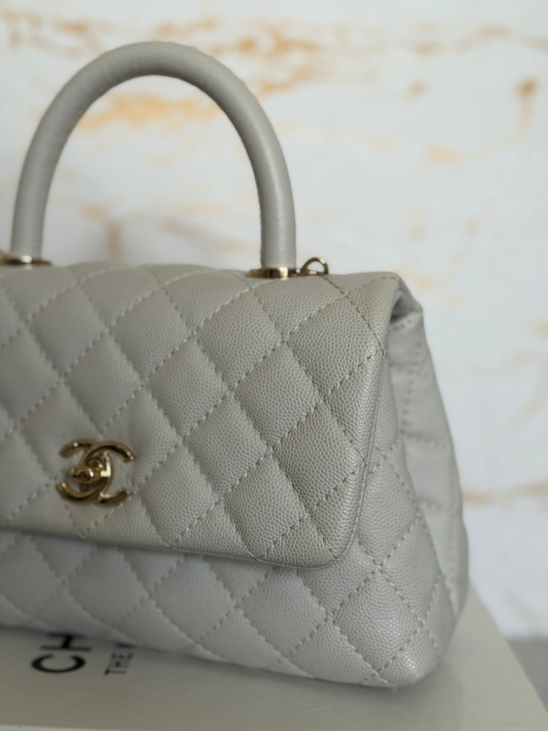 CHANEL series 27 Light Grey Caviar LGHW Coco Handle Size Small with Detachable Shoulder strap 2018