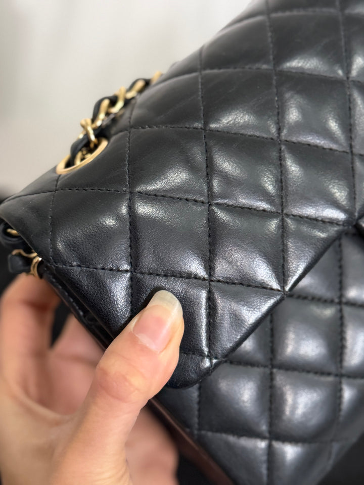 CHANEL series 11 Black Lambskin 24K GHW Vintage Small classic double flap bag 2007/2008