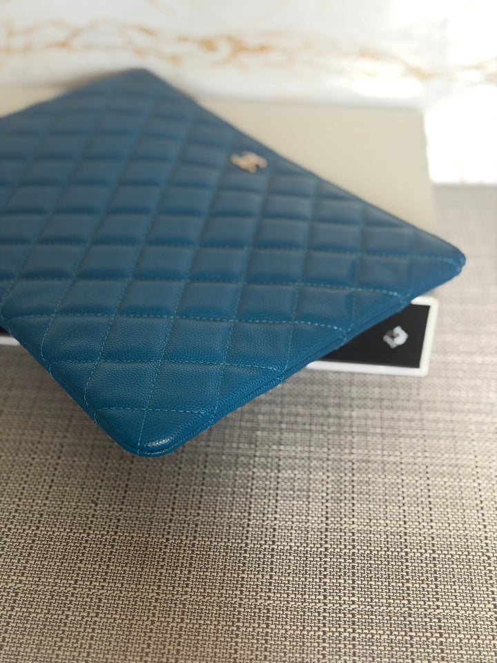 CHANEL series 27 Blue caviar LGHW Medium O Case/Pouch 25 cms