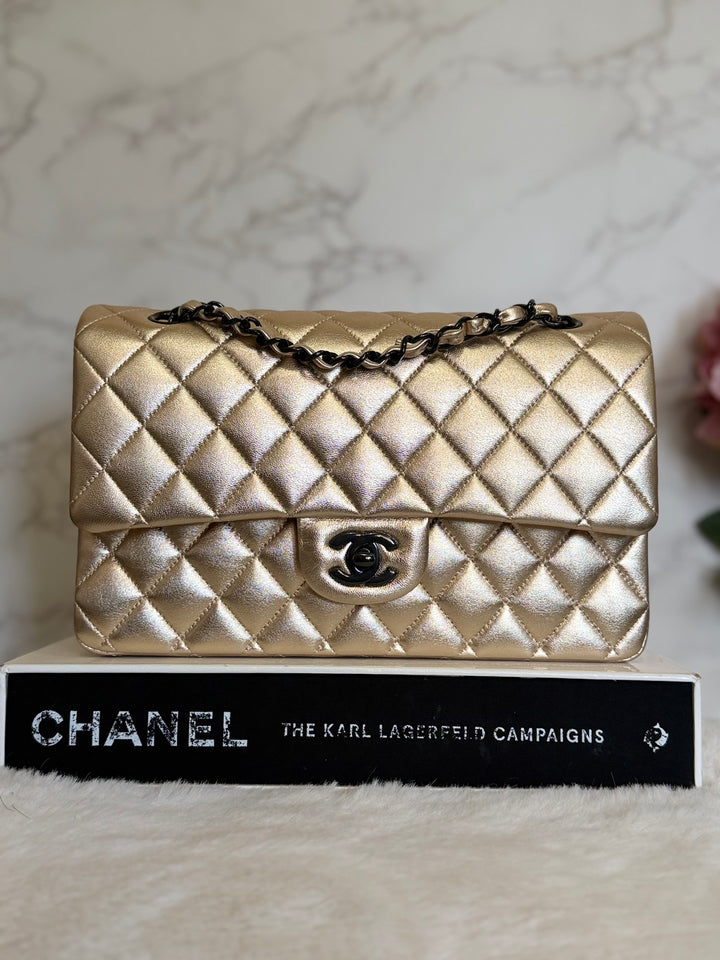 CHANEL series 31 Gold Metallic Lambskin So Black Hardware Medium ML timeless Classic Double Flap Bag 2020/2021