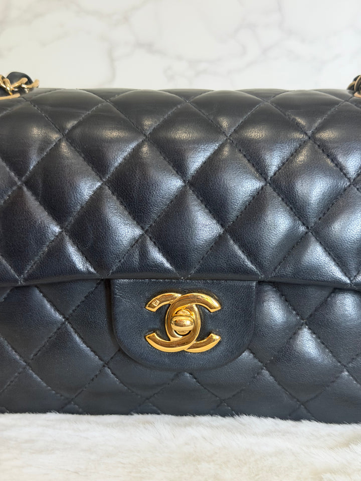 CHANEL Vintage series 11 Black Lambskin 24K GHW Small Timeless Classic Double Flap Bag