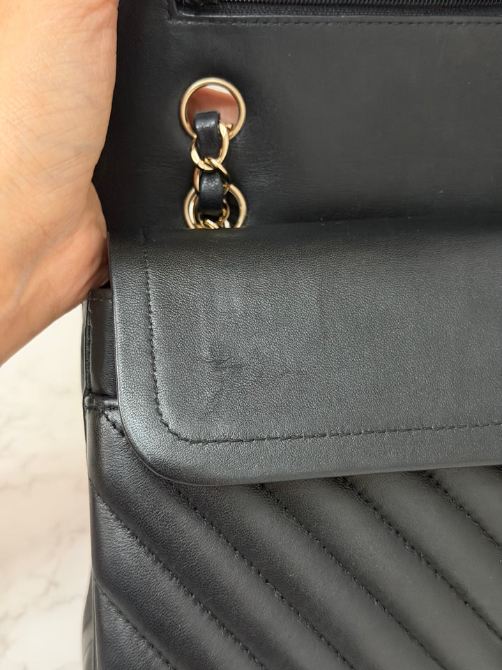 CHANEL series 29 2019 Black Lambskin Chevron LGHW Medium Timeless Classic Double Flap Bag
