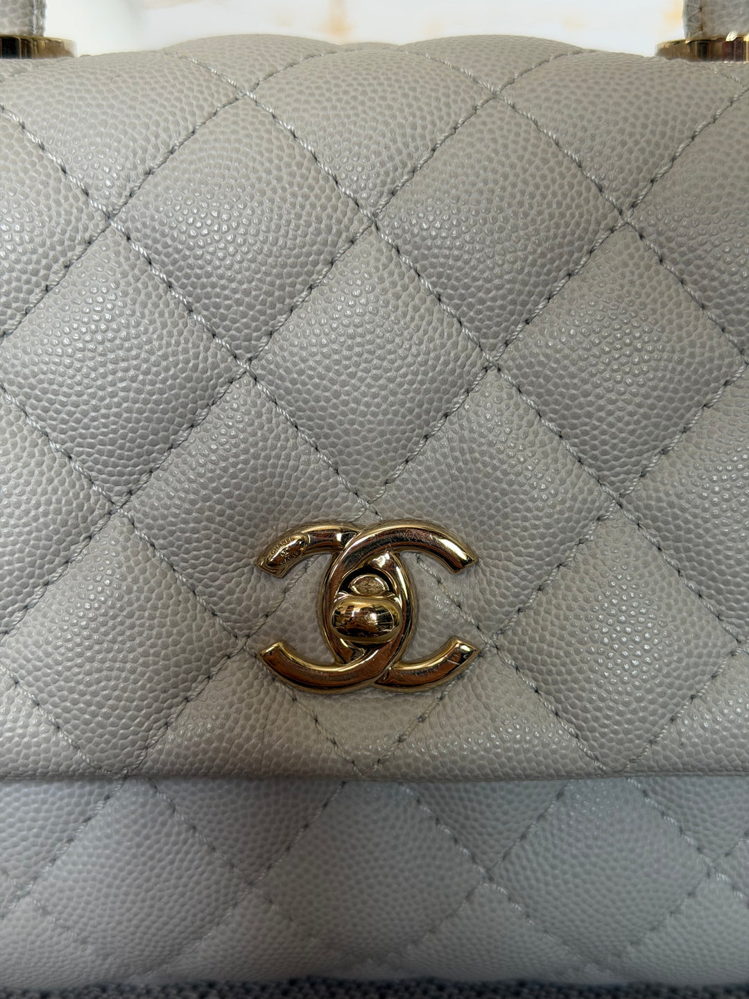CHANEL series 27 Light Grey Caviar LGHW Coco Handle Size Small with Detachable Shoulder strap 2018