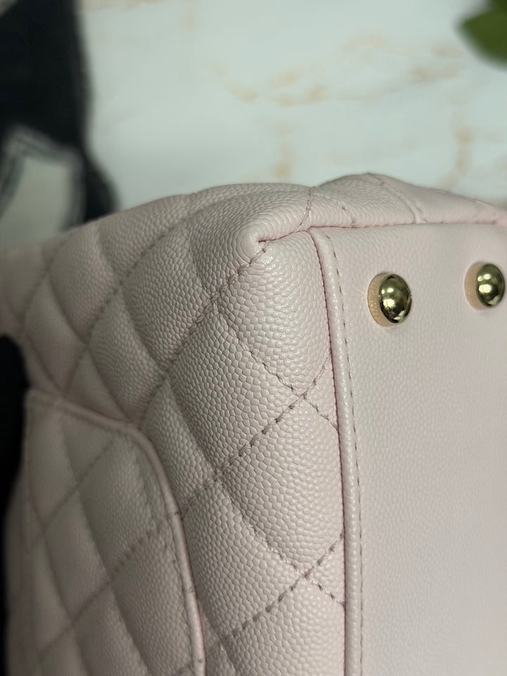 CHANEL 22P Sakura Pink Caviar LGHW Coco Handle Flap Bag with detachable strap 2022 size SMALL