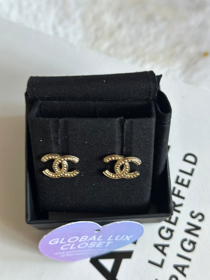 Chanel 21A Mini Gold Earrings