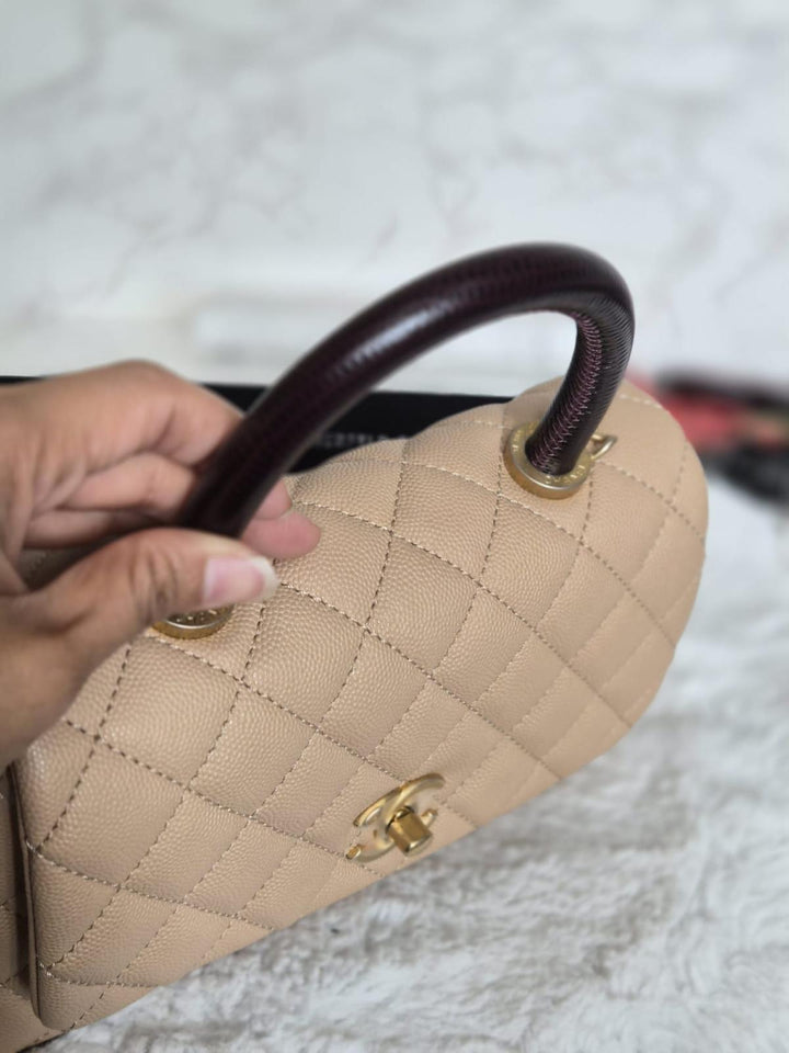 CHANEL series 29 Beige Caviar Aged GHW Deep burgundy Lizard Handle Coco Handle size Small 2019/2020