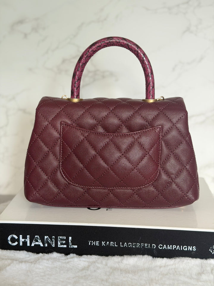 CHANEL series 26 Burgundy Caviar Aged GHW Coco Handle Flap Bag size SMALL with Pink sea snake handle 2018