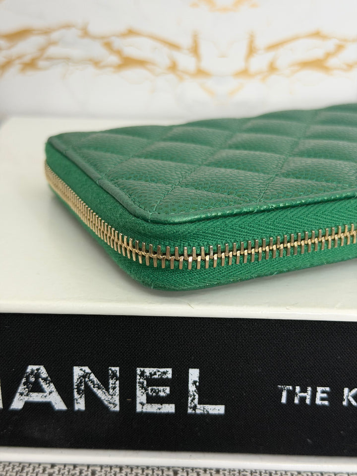 CHANEL series 25 18S collection Emerald Green Caviar LGHW Full size Zipped Wallet
