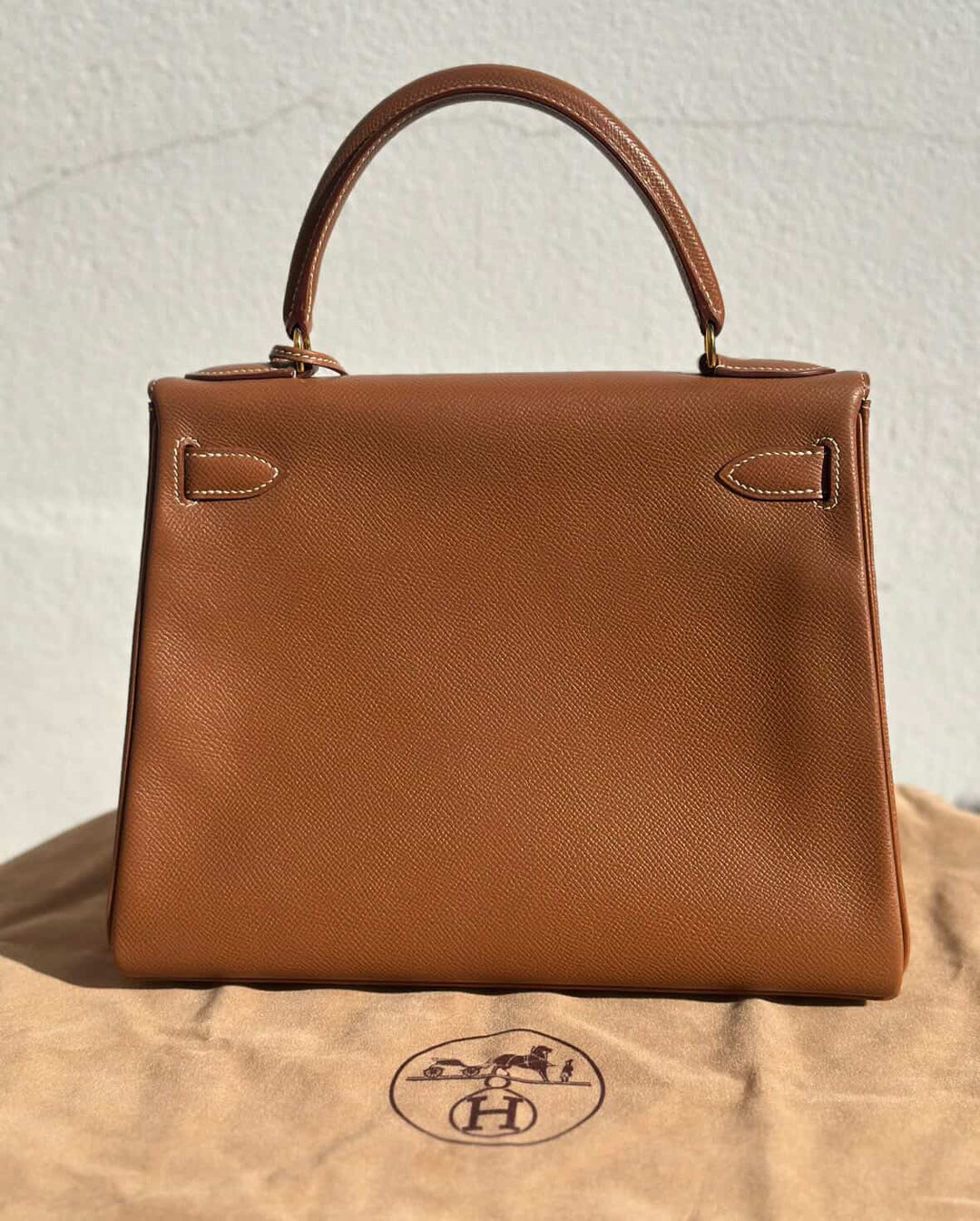 Hermes Gold Retourne Courcheval Leather GHW Vintage Stamp A in Sq (1997) Kelly 28