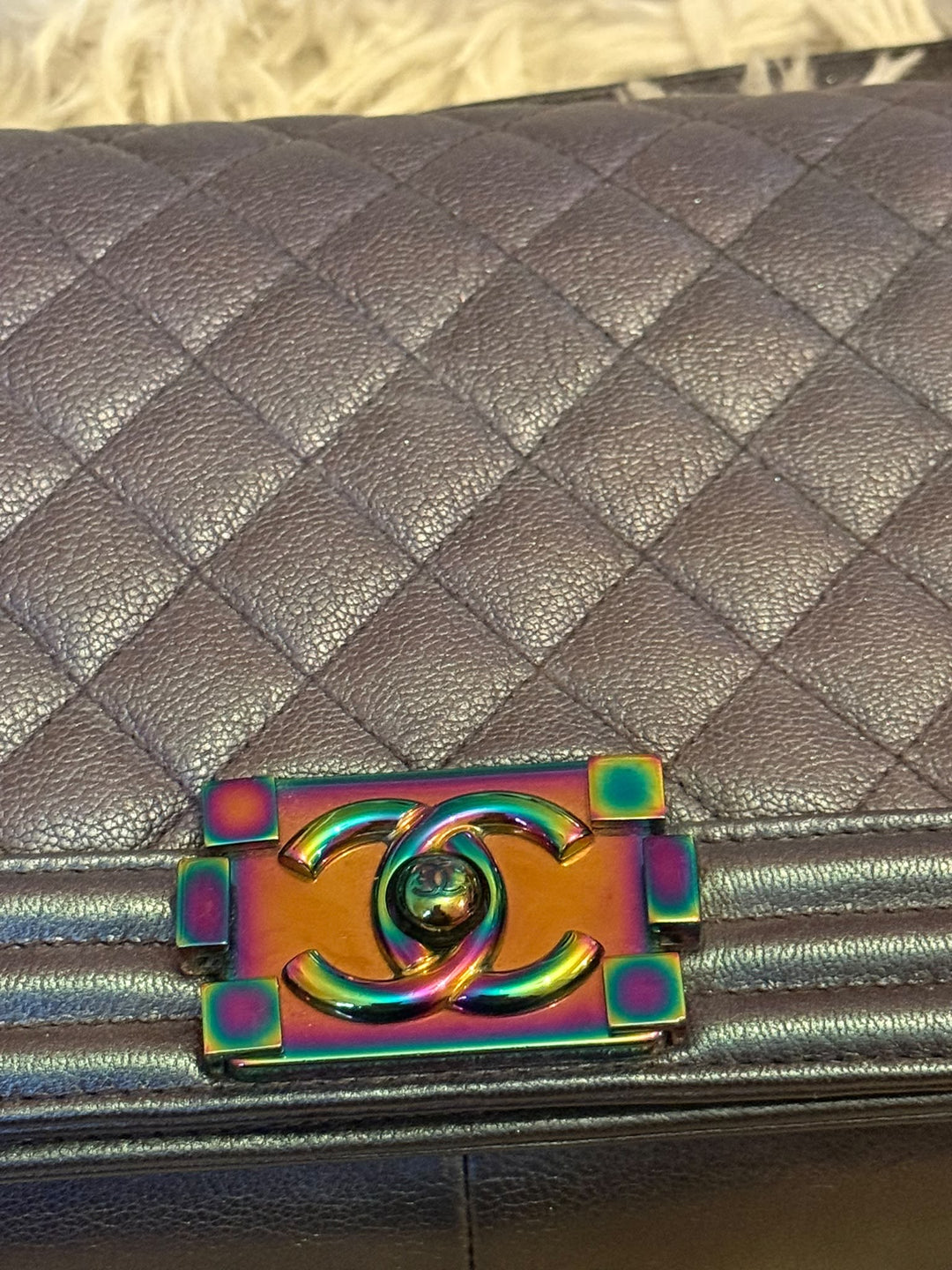 CHANEL series 21 16C Mermaid Iridescent purple caviar Rainbow hardware Le Boy Flap Bag Old Medium size