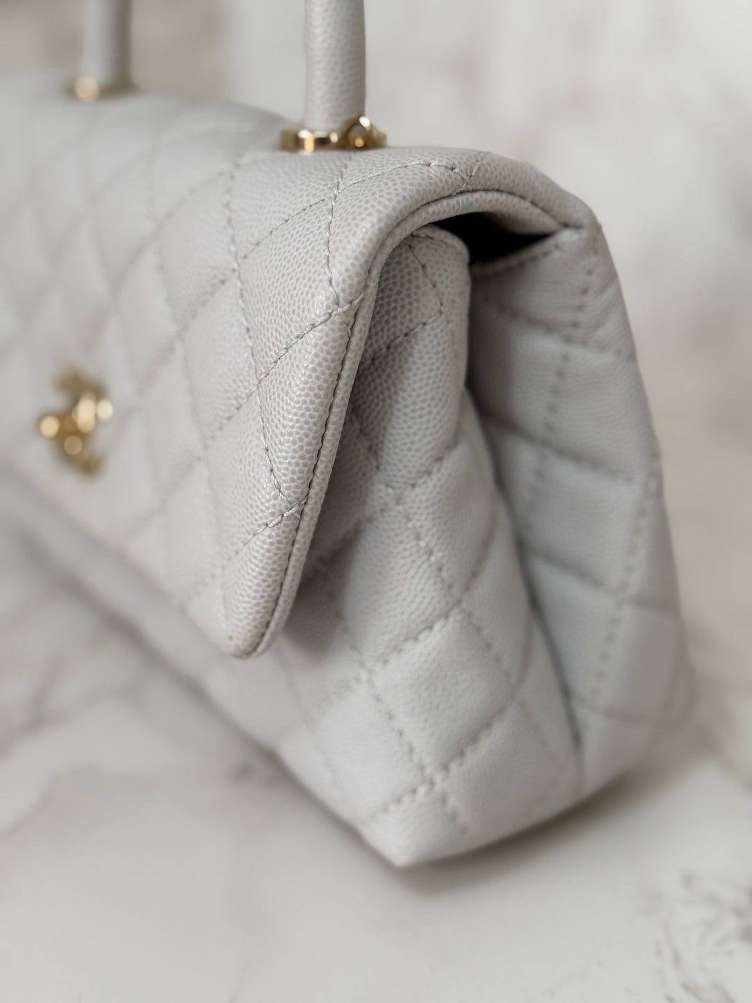 CHANEL 18P series 27 2018 Light Grey Caviar LGHW Coco Handle Size Small with Detachable Shoulder strap