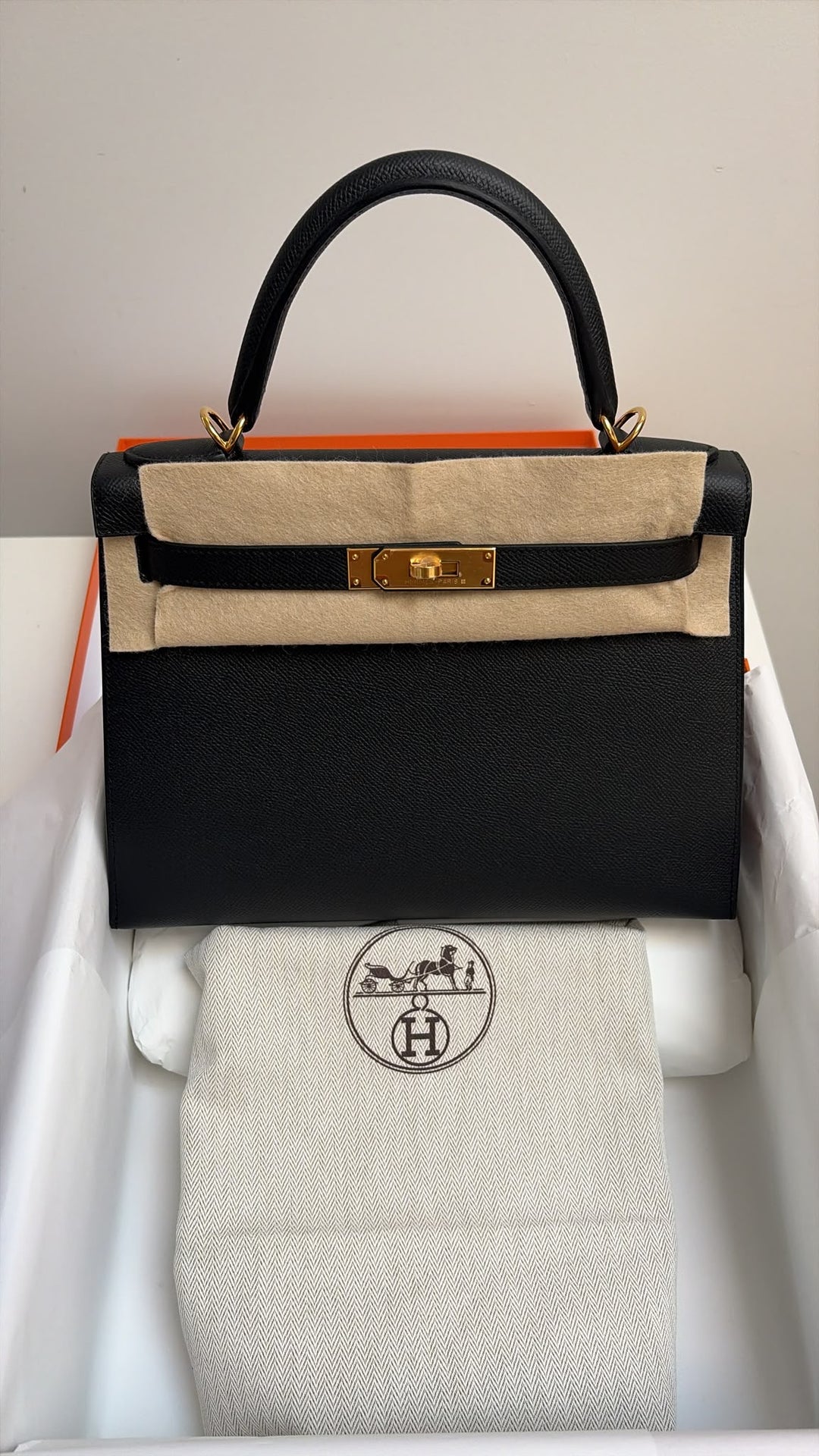 WA/Email to Purchase only- HERMÈS Kelly 28 Black 89/Noir 89 Epsom Sellier GHW Stamp G 2026