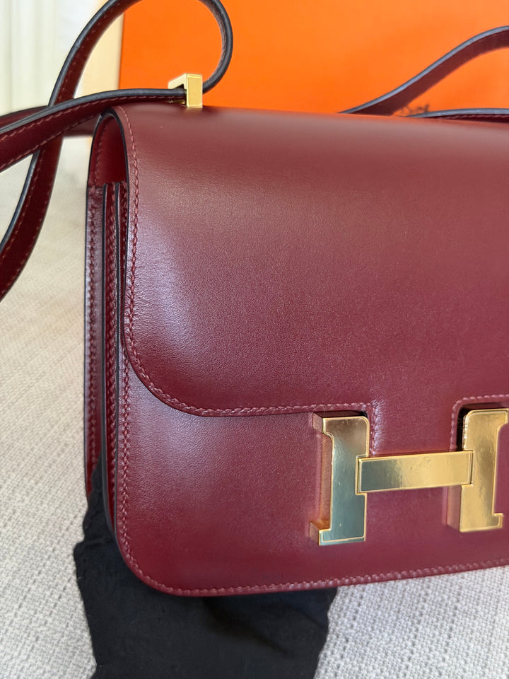 HERMÈS Rouge H Box Leather GHW Mini Constance 18 Flap Bag stamp D 2019