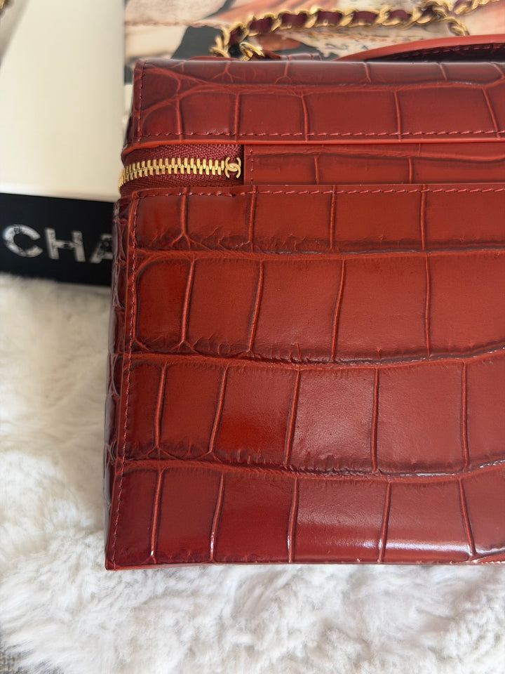 CHANEL 26B Croc Embossed Burgundy Calf Skin LP Long Vanity size Medium 23 cms 2026 Matthieu Blazy