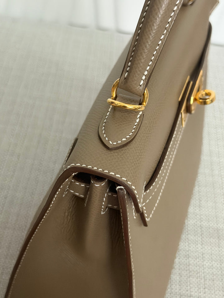 HERMÈS Kelly 25 Etoupe Epsom Leather Sellier GHW Stamp Z 2021 Pristine