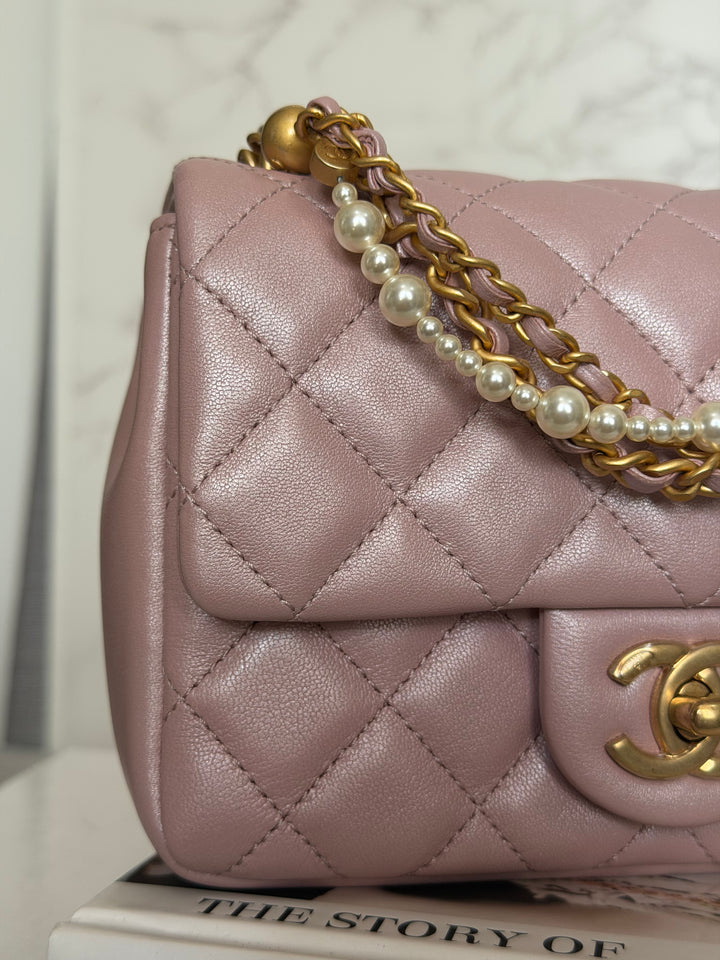 CHANEL 24P Pearly Pink Lambskin Pearl Twist Aged GHW Flap Bag 2024
