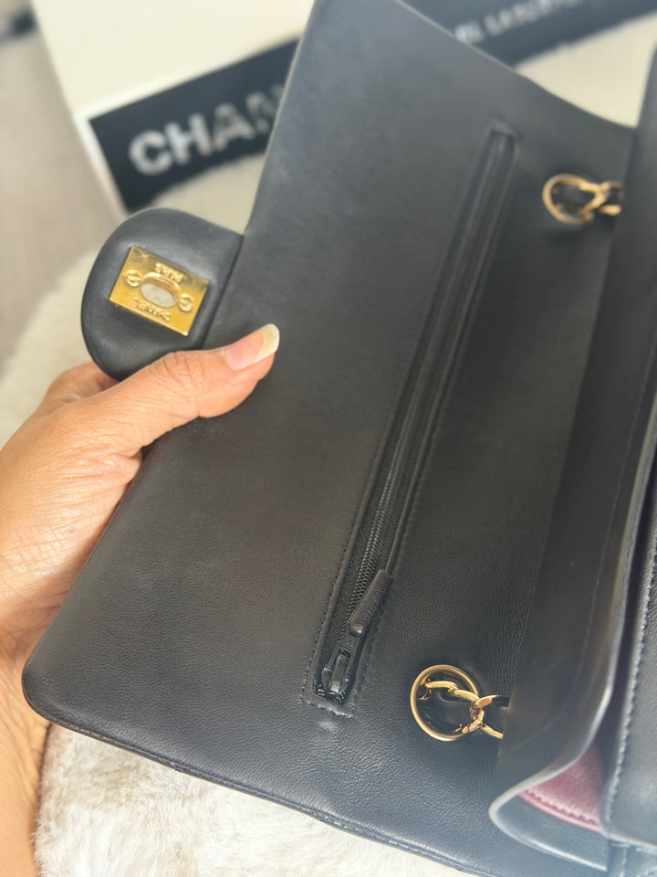 CHANEL series 14 Black Lambskin GHW Medium ML Timeless Classic Double Flap Bag 2011