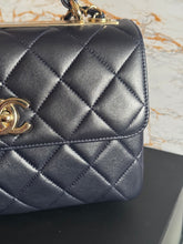 Load image into Gallery viewer, Chanel series 28 2018/2019 Navy Lambskin Champagne GHW Trendy CC Flap Bag size Small with Detachable Strap

