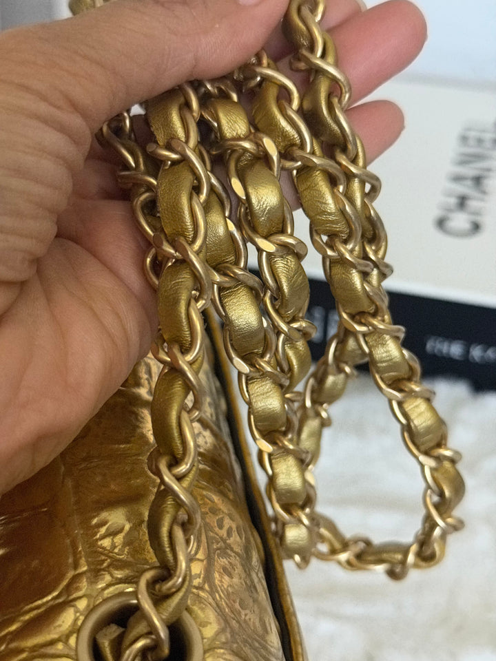 CHANEL series 28 19A Metiers d'Art collection Gold Croc Embossed Calf Skin Mini Rectangular Flap Bag with Aged GHW 2019 RARE
