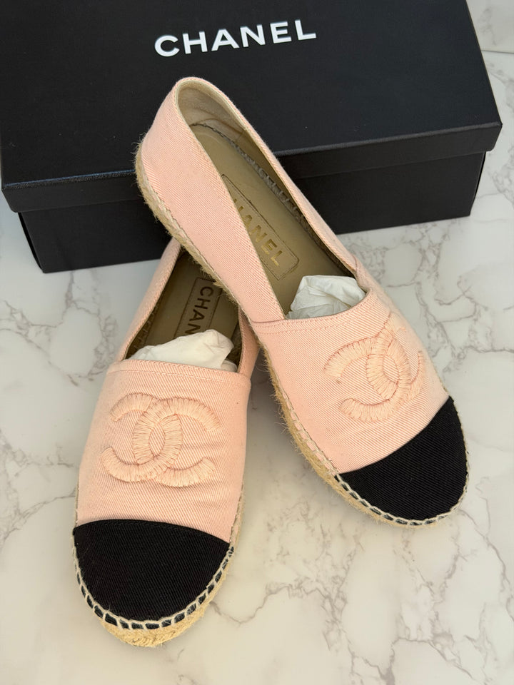 CHANEL Light Peachy Pink/Black Espadrilles Size EU 40