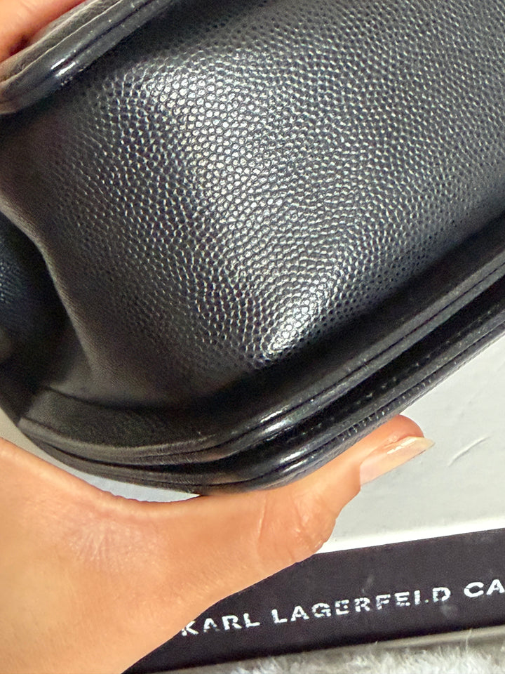 CHANEL series 25 Black Caviar Ruthenium Hardware Old Medium Le Boy Bag 25 cms 2018