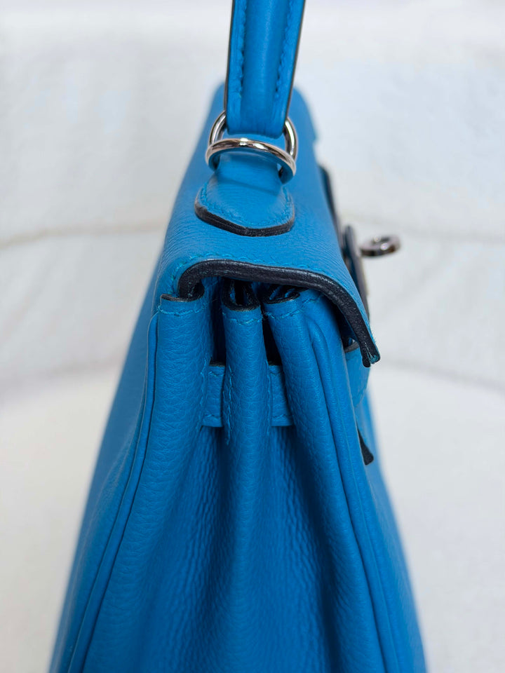 HERMÈS Bleu Zanzibar Togo Leather PHW Kelly 25 Stamp A 2018
