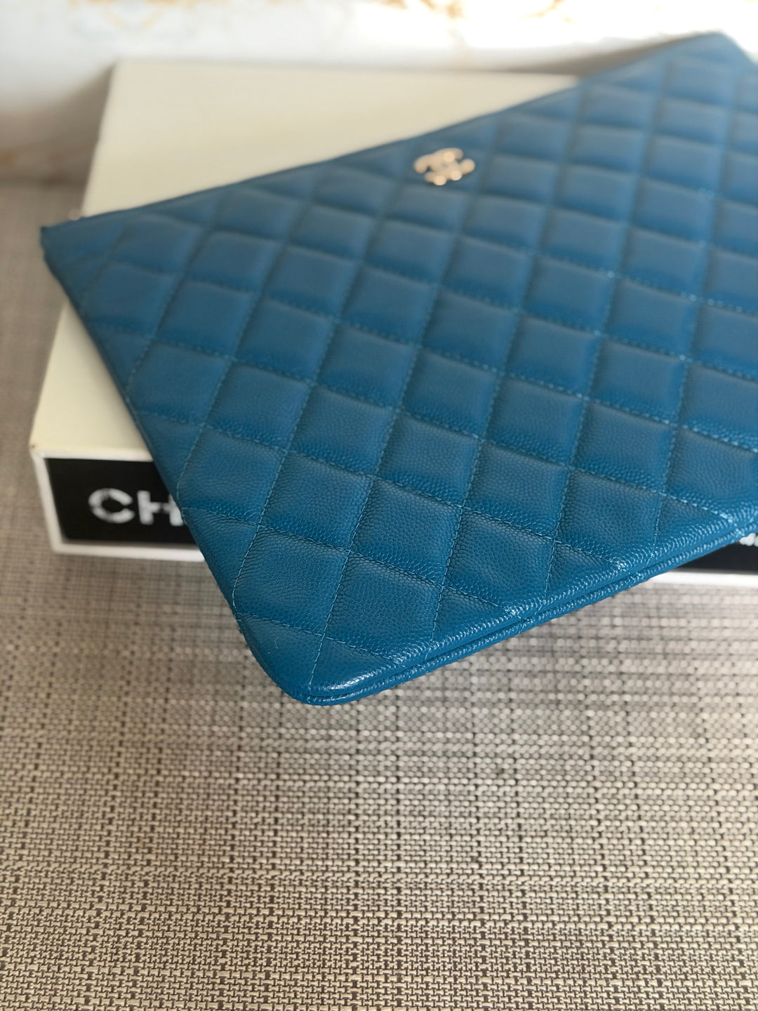 CHANEL series 27 Blue caviar LGHW Medium O Case/Pouch 25 cms