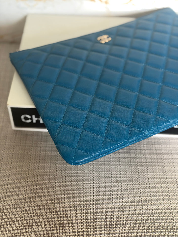 CHANEL series 27 Blue caviar LGHW Medium O Case/Pouch 25 cms
