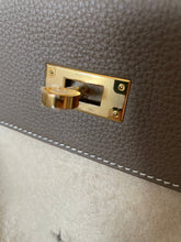 Load image into Gallery viewer, Hermes Kelly 28 Retourne Etoupe Togo Leather with GHW
