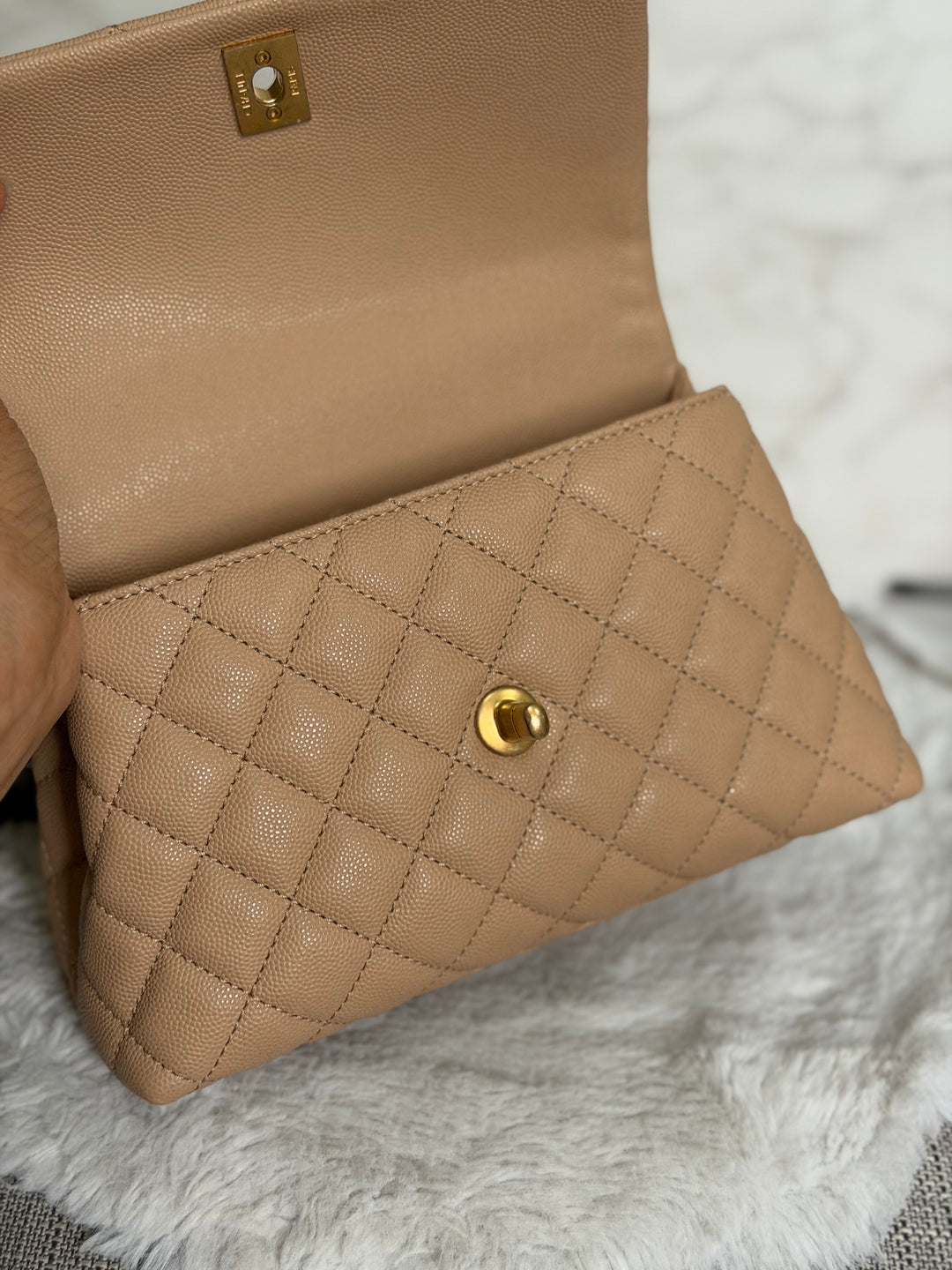 CHANEL series 29 Beige Caviar Aged GHW Deep burgundy Lizard Handle Coco Handle size Small 2019/2020