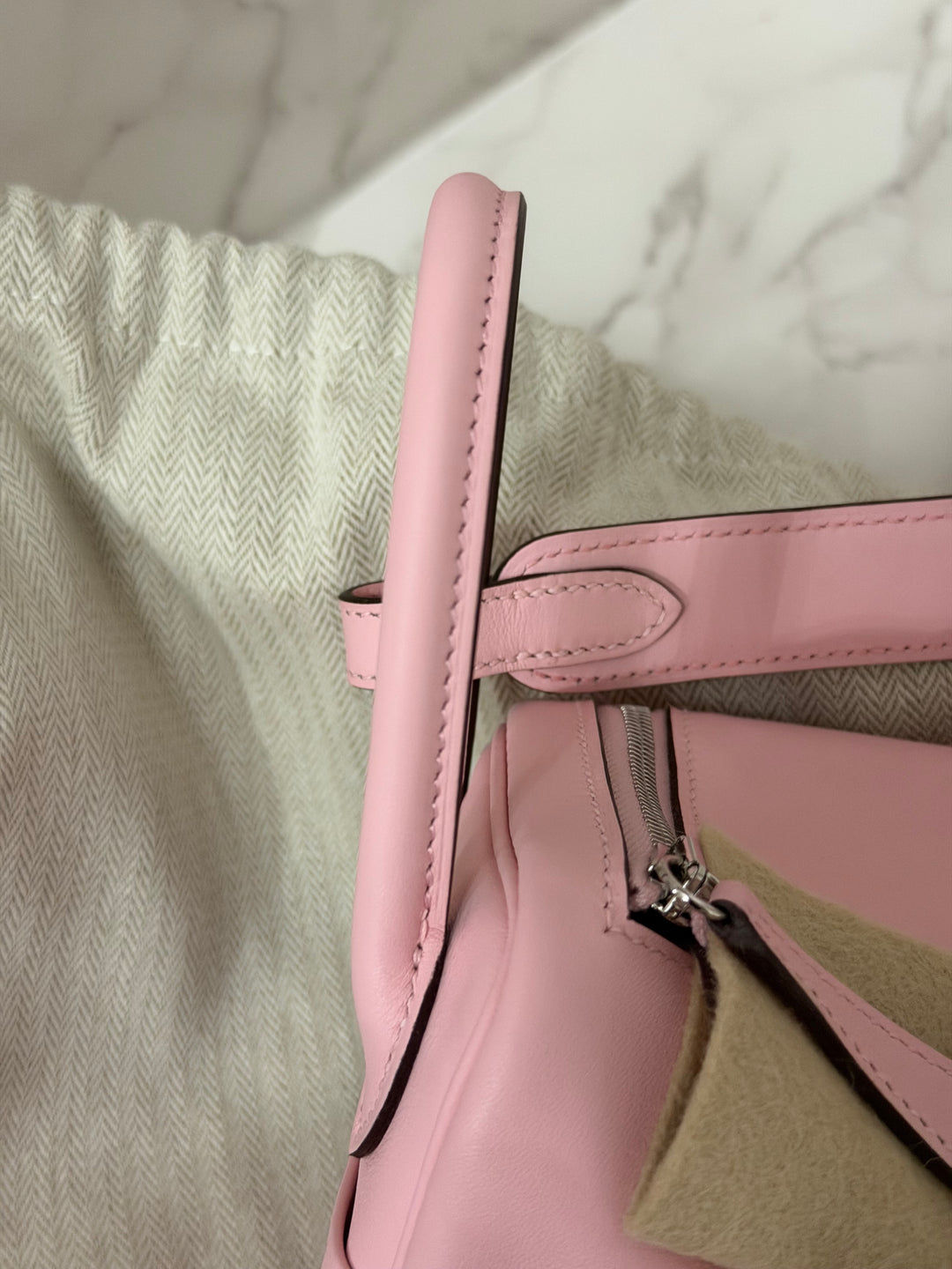 Hermes Mini Lindy Rose Sakura Swift leather PHW Stamp B 2024 *Rare combo*