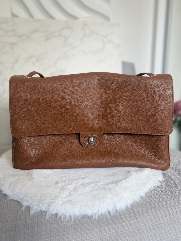 CHANEL 26A Camel Caviar SHW Maxi Flap Bag 38.5 cms Matthieu Blazy 2026