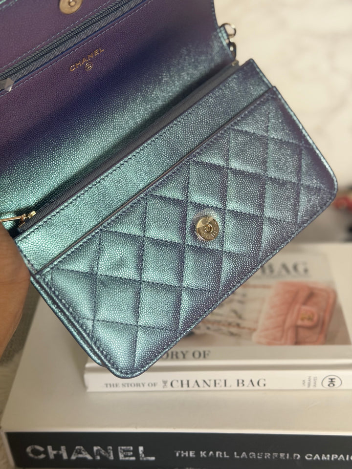 CHANEL 22P Iridescent Purple Caviar LGHW 2022 Classic Wallet On Chain (WOC)