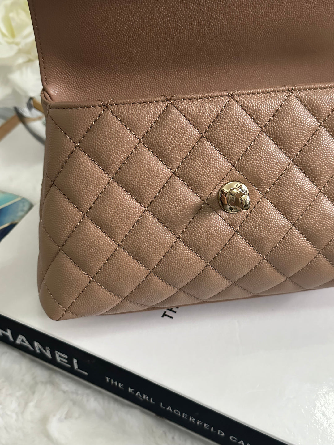 Chanel 22K Pre Fall/Winter 2022 Dark Beige Caviar LGHW Coco Handle Size Small with detachable strap