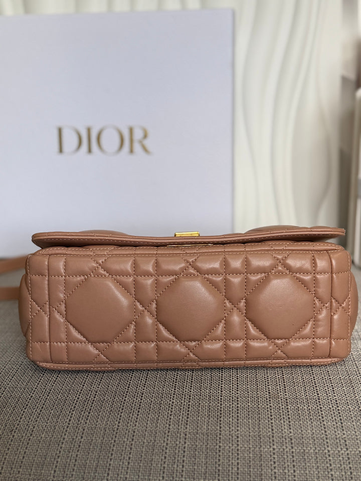 Dior Caro Flap Bag in Rose De Ven Calfskin GHW Medium 25 cms
