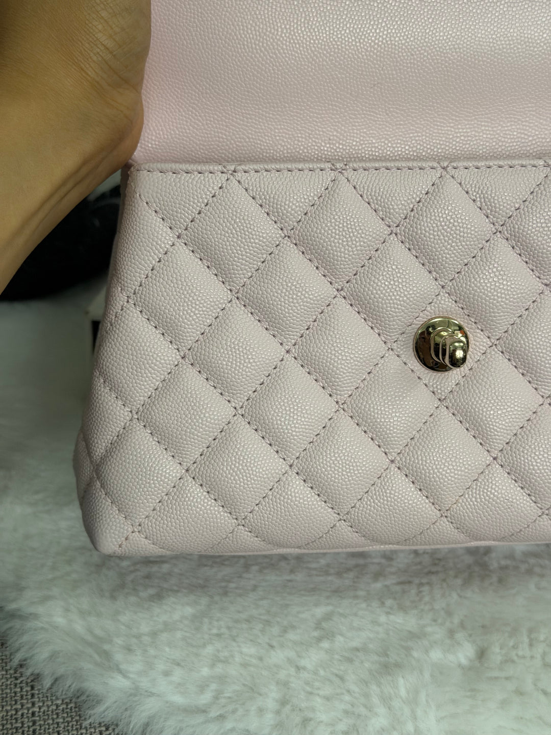 CHANEL 22P Sakura Pink Caviar LGHW Coco Handle Flap Bag with detachable strap 2022 size SMALL