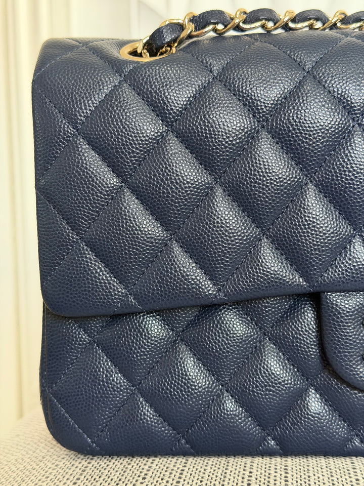 CHANEL series 29 20C Navy Caviar Medium ML Timeless Classic Double Flap Bag 2019/2020