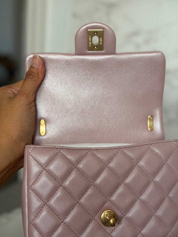 CHANEL 24P Pearly Pink Lambskin Pearl Twist Aged GHW Flap Bag 2024