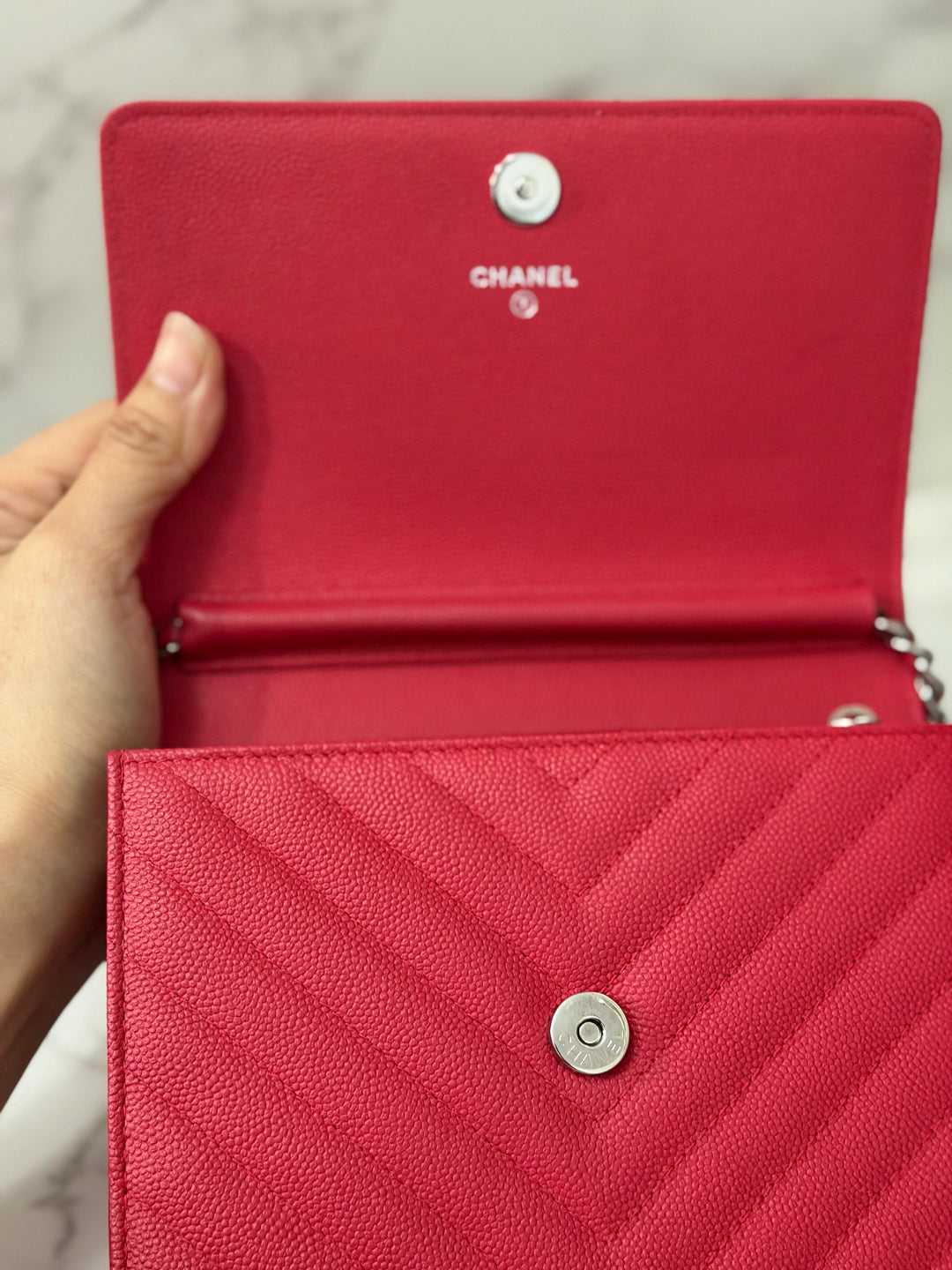 CHANEL series 25 2018 Dark pink chevron caviar SHW Square Wallet On Chain (WOC)