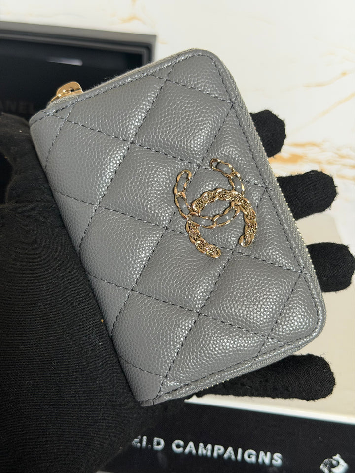 CHANEL 21K 2021 Grey Caviar Big Logo Zippy Coin Purse LGHW