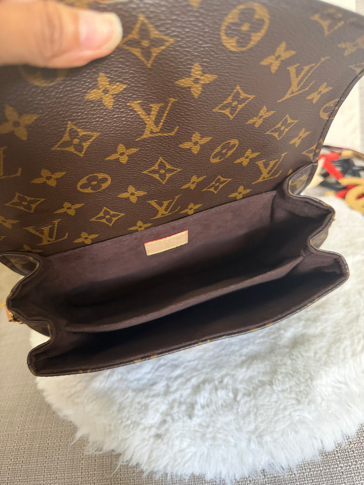 LOUIS VUITTON LV Pochette Metis Monogram Bag 2024