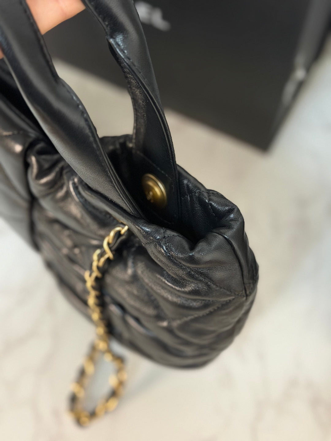 CHANEL 25K 2025 Black Leather Aged GHW BOW Bag size Medium