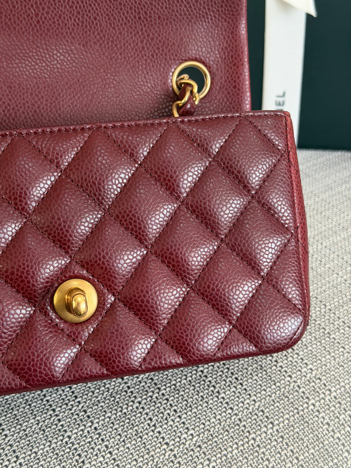CHANEL series 21 15B collection Burgundy Caviar GHW Mini Rectangular Flap Bag 2015 RARE