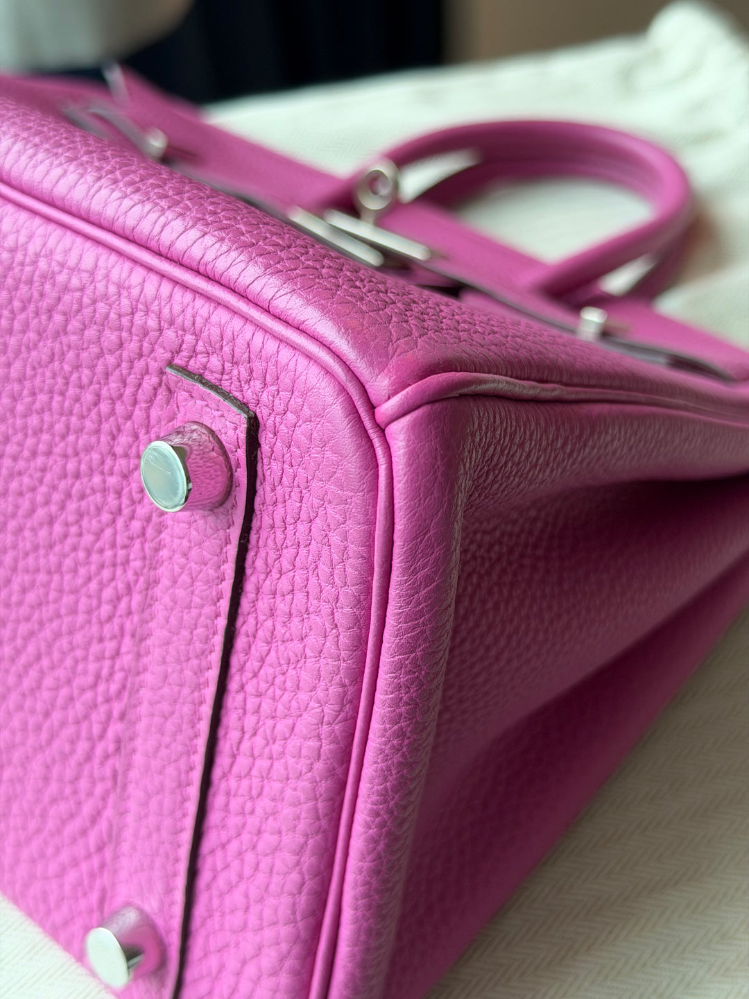 HERMÈS Rose Pourpre Togo Leather PHW Birkin 25 stamp C 2017
