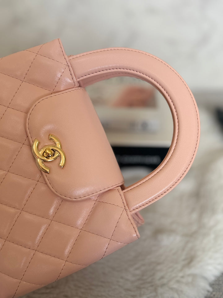 CHANEL 26B Light Pink Calf Skin Kelly Shopping Bag size Small 19 cms 2026