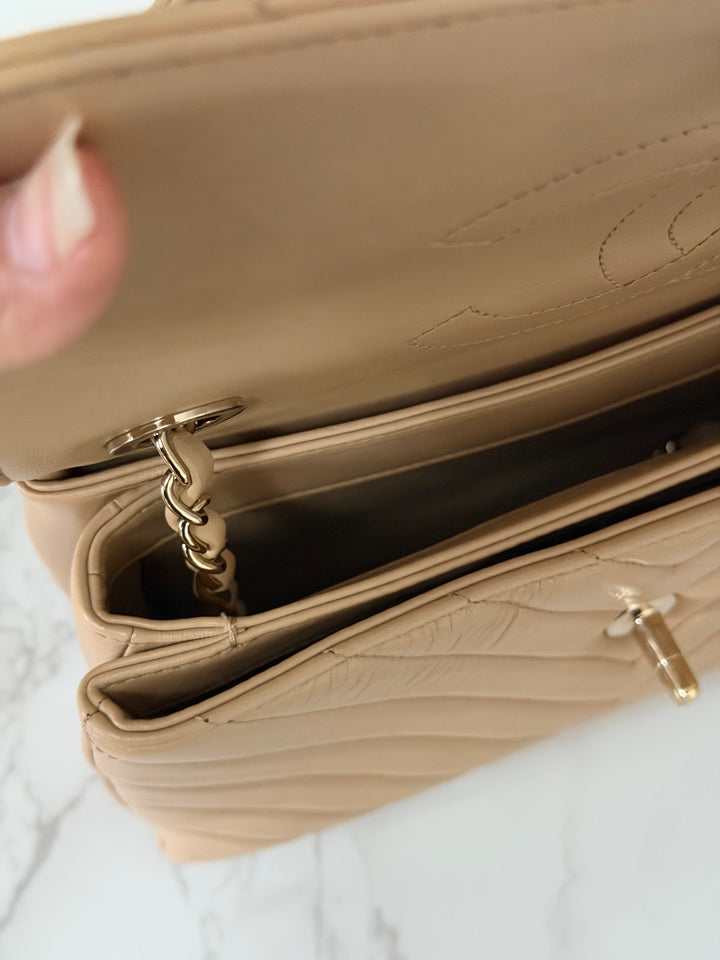 CHANEL series 27 2018 Dark Beige Lambskin LGHW Trendy CC Flap Bag size Small with Top Handle and detachable strap