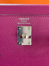 Load image into Gallery viewer, Hermes Kelly 25 Rose pourpre Epsom Leather palladium hardware stamp A (2017)
