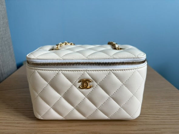 Chanel 2021 21A collection White Lambskin aged GHW Small Vanity Pearl Crush