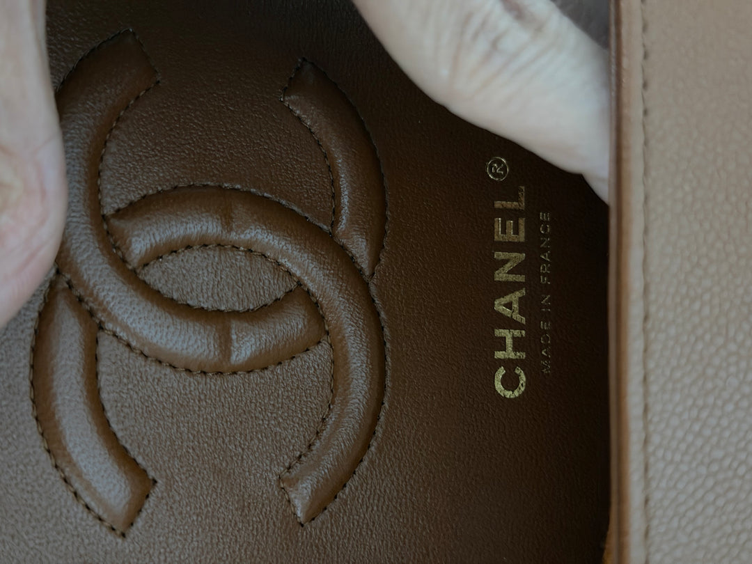 CHANEL Brown Caviar LGHW Medium ML Timeless 11.12 Classic Double Flap Bag 2023